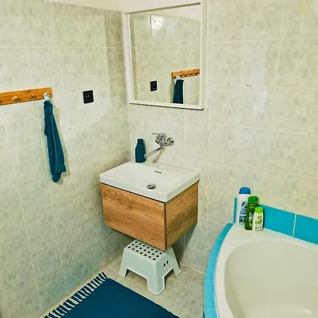 Cervena Cesta דירה Kunovice