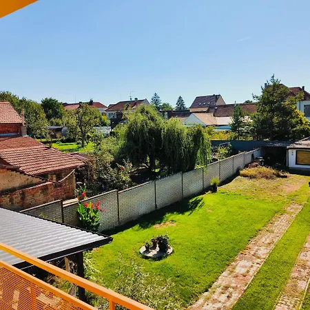 Cervena Cesta דירה Kunovice